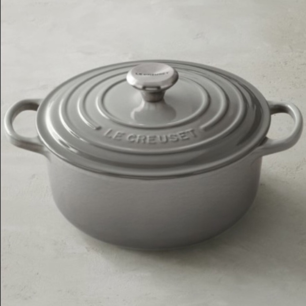 Le Creuset 2.75 Round Dutch Oven w/ Silicone Grips